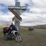 Trailer promocional y documental completo  «Hacia las tierras de Gengis kan» Mongolia en moto
